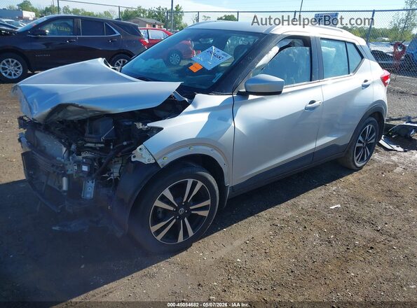 3N1CP5CV2LL568077 2020 NISSAN KICKS Серебряный Передняя левая четверть