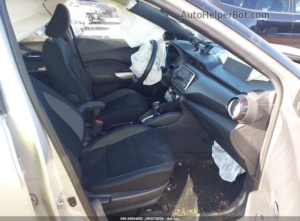 3N1CP5CV2LL568077 2020 NISSAN KICKS Серебряный Вид салона спереди