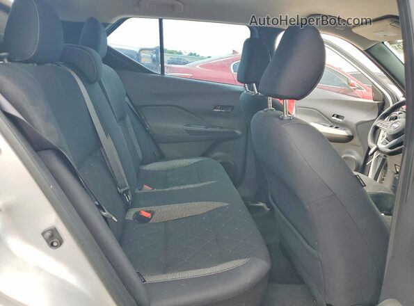 3N1CP5CV7LL555762 2020 NISSAN KICKS Silver Вид задньої частини салону