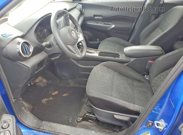 3N1CP5CV8PL473982 2023 NISSAN KICKS Синий Вид салона спереди
