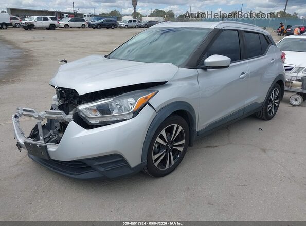 3N1CP5CV9LL483219 2020 NISSAN KICKS Silver Vista tres cuartos delantera izquierda