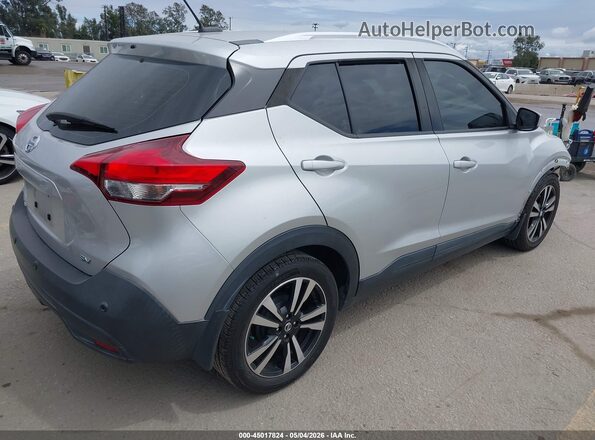 3N1CP5CV9LL483219 2020 NISSAN KICKS Silver Trasero derecho