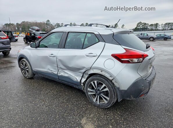 3N1CP5CVXLL504854 2020 NISSAN KICKS Silver Trasero izquierdo