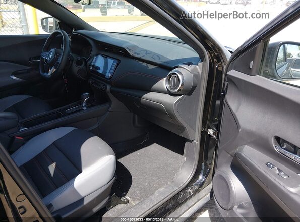 3N1CP5DV6ML541688 2021 NISSAN KICKS Черный Вид салона спереди