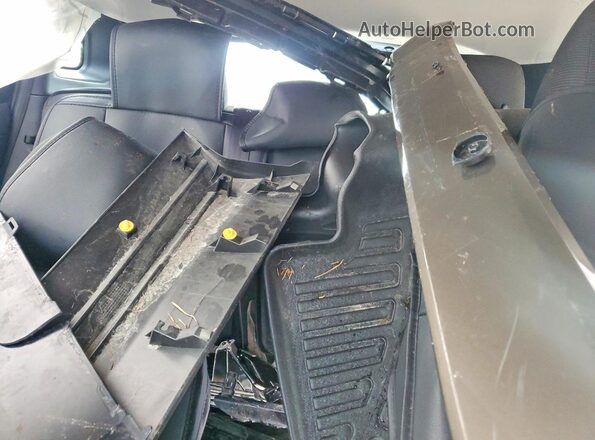 3N8AP6BA2SL389274 2025 NISSAN KICKS Brown Widok tylnych siedzeń