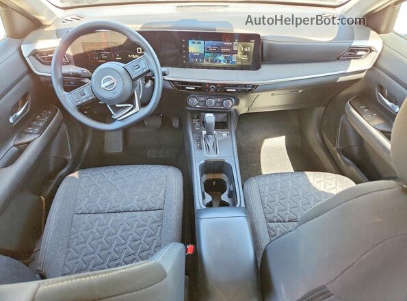 3N8AP6CA0SL438955 2025 NISSAN KICKS Gray Vista del salpicadero