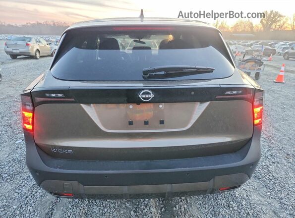 3N8AP6CA1SL439581 2025 NISSAN KICKS Brown Вид ззаду