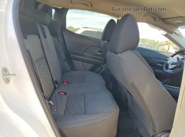 3N8AP6CA3SL362552 2025 NISSAN KICKS White Вид задніх сидінь