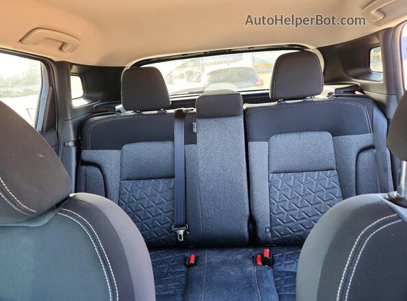 3N8AP6CA8SL396261 2025 NISSAN KICKS Gray Vista de los asientos traseros