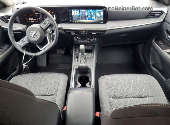 3N8AP6CB3TL338908 2026 NISSAN KICKS Red Vista del salpicadero