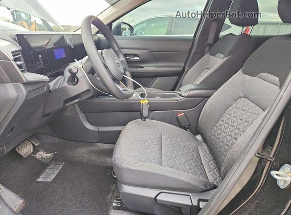 3N8AP6CB4SL426817 2025 NISSAN KICKS Черный Вид салона спереди