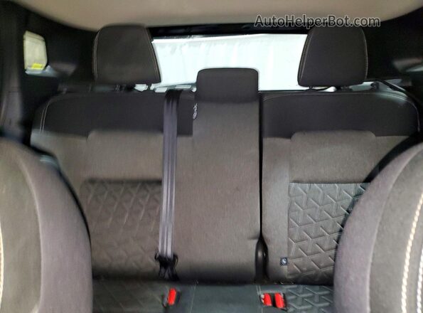 3N8AP6CB4TL372565 2026 NISSAN KICKS Black Widok tylnych siedzeń