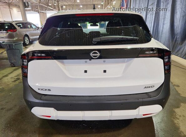 3N8AP6CB5TL372350 2026 NISSAN KICKS White Widok z tyłu