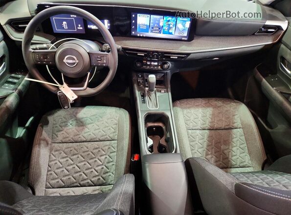 3N8AP6CB5TL372350 2026 NISSAN KICKS White Widok deski rozdzielczej