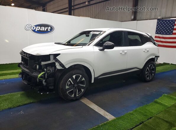 3N8AP6CB5TL388340 2026 NISSAN KICKS Белый Передняя левая четверть