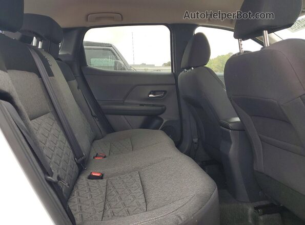 3N8AP6CB5TL388340 2026 NISSAN KICKS Белый Вид задней части салона