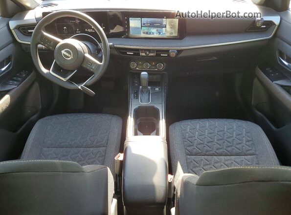3N8AP6CB8SL369814 2025 NISSAN KICKS Gray Widok deski rozdzielczej