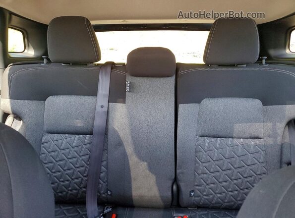3N8AP6CB8SL369814 2025 NISSAN KICKS Gray Widok tylnych siedzeń
