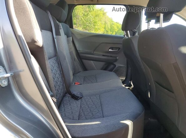 3N8AP6CB8SL369814 2025 NISSAN KICKS Gray Widok wnętrza z tyłu