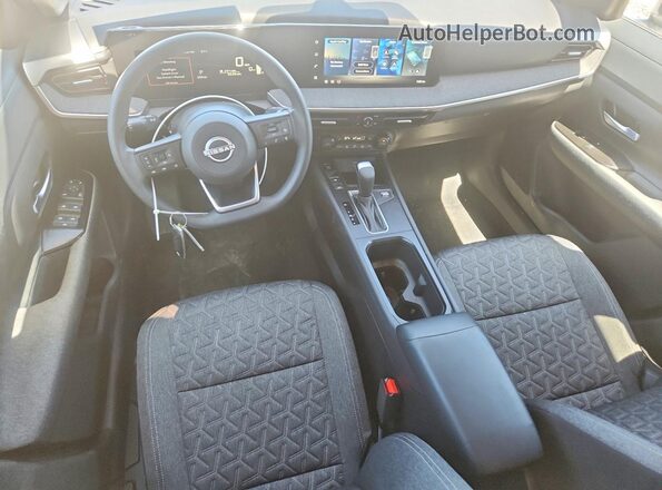 3N8AP6CB8TL372116 2026 NISSAN KICKS White Vista del salpicadero