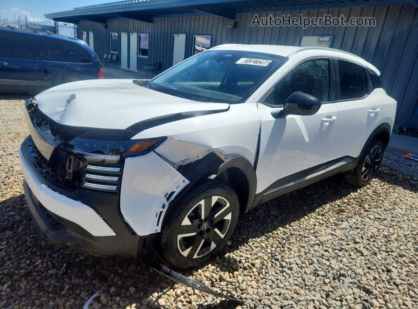 3N8AP6CB8TL372116 2026 NISSAN KICKS White Vista tres cuartos delantera izquierda