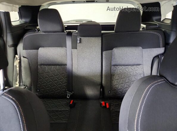 3N8AP6CBXTL389516 2026 NISSAN KICKS Белый Вид задних сидений