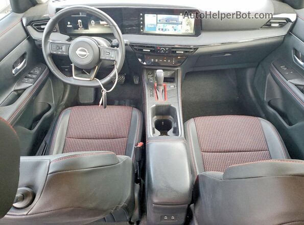 3N8AP6DA1SL404960 2025 NISSAN KICKS Gray Widok deski rozdzielczej