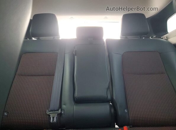 3N8AP6DA1SL404960 2025 NISSAN KICKS Gray Widok tylnych siedzeń