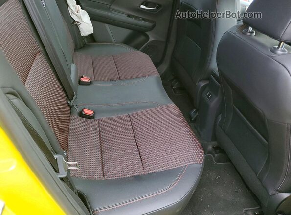 3N8AP6DA4TL303025 2026 NISSAN KICKS Зеленый Вид задних сидений
