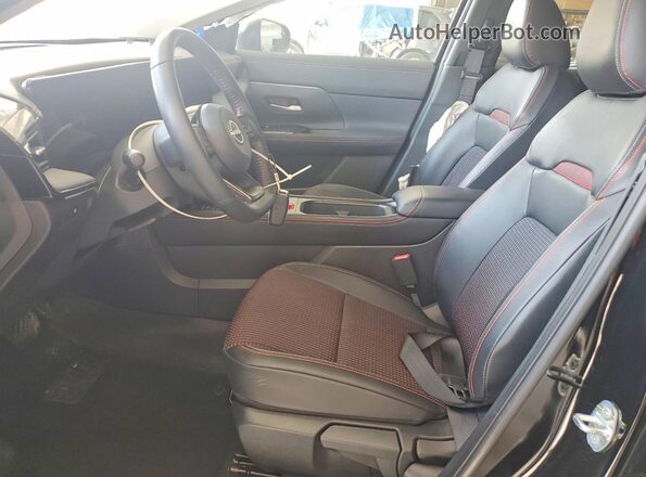 3N8AP6DB1SL332800 2025 NISSAN KICKS Черный Вид салона спереди