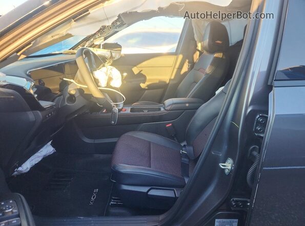 3N8AP6DC0SL359849 2025 NISSAN KICKS Gray Widok wnętrza z przodu