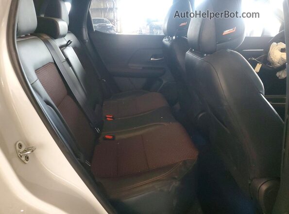 3N8AP6DD1SL384414 2025 NISSAN KICKS Белый Вид задних сидений
