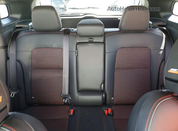 3N8AP6DD4SL351696 2025 NISSAN KICKS White Հետևի նստատեղերի տեսք