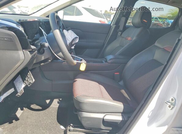 3N8AP6DD4SL351696 2025 NISSAN KICKS White Սալոնի դիմացի տեսք