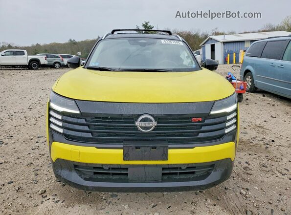 3N8AP6DD8SL404559 2025 NISSAN KICKS Yellow Вид спереду