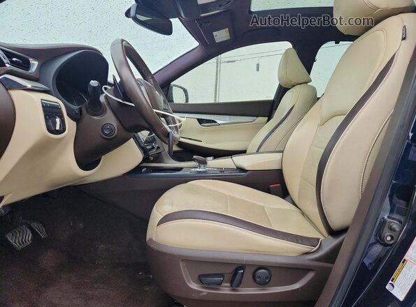 3PCAJ5M10KF145240 2019 INFINITI QX50 Синий Вид салона спереди