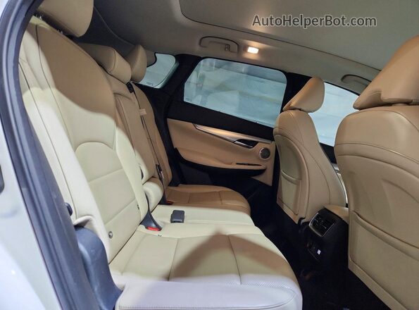 3PCAJ5M35KF147289 2019 INFINITI QX50 White Vista interior trasera