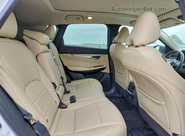 3PCAJ5M38KF137694 2019 INFINITI QX50 Белый Вид задней части салона