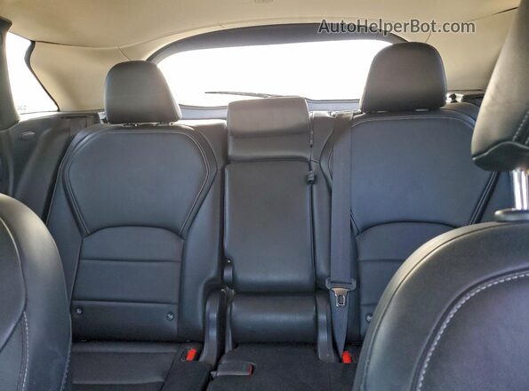 3PCAJ5M39LF113552 2020 INFINITI QX50 Gray Rear seats view