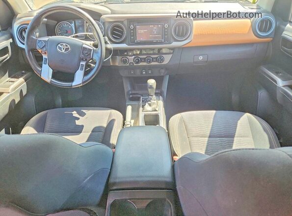 3TMCZ5AN0JM175809 2018 TOYOTA TACOMA Tan Vista del salpicadero