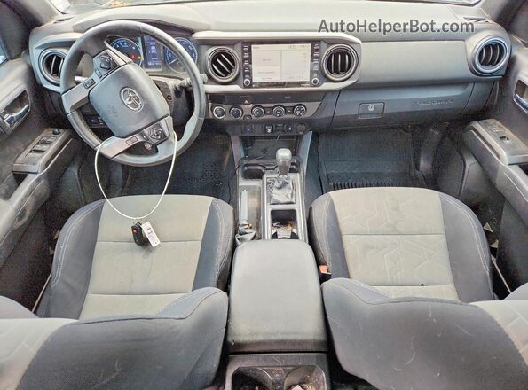 3TMCZ5AN5LM317719 2020 TOYOTA TACOMA Серый Вид панели приборов