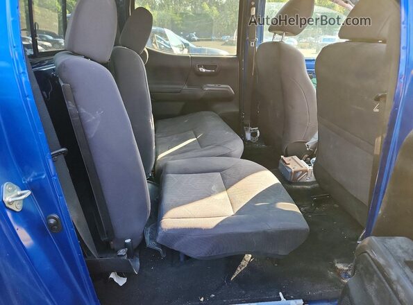 3TMCZ5AN8HM087035 2017 TOYOTA TACOMA Blue Vista de los asientos traseros