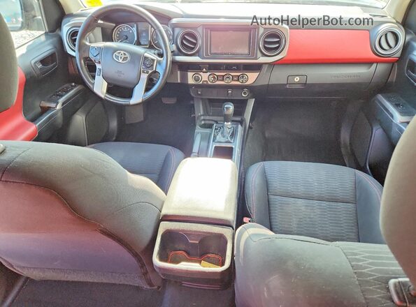 3TMDZ5BN3GM009683 2016 TOYOTA TACOMA Черный Вид панели приборов