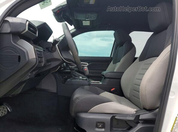 3TMKB5FN7RM004348 2024 TOYOTA TACOMA Белый Вид салона спереди