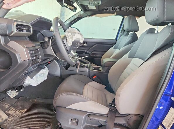 3TMLB5JN4RM073574 2024 TOYOTA TACOMA Blue წინა სალონის ხედი