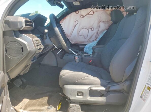 3TMLB5JN6TM213762 2026 TOYOTA TACOMA Белый Вид салона спереди