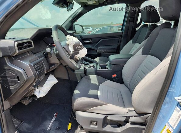 3TMLB5JN8TM224150 2026 TOYOTA TACOMA Blue Widok wnętrza z przodu