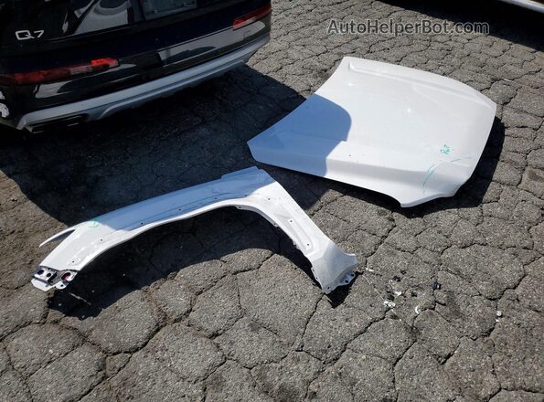 3TMLB5JNXTM218995 2026 TOYOTA TACOMA White Շարժիչի բաժամունքի տեսք