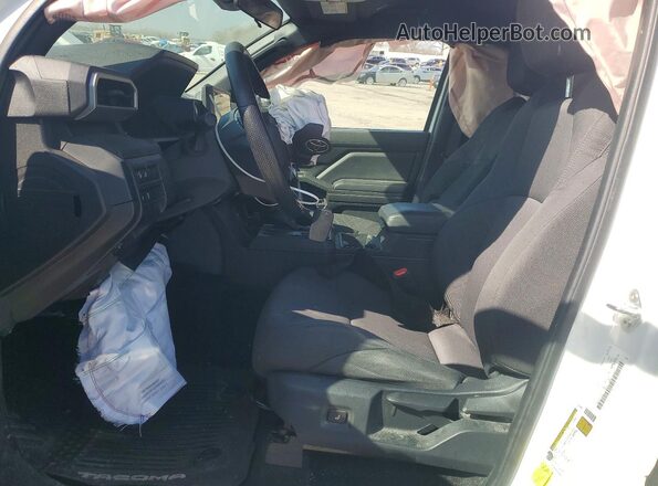 3TYJDAHN2RT016617 2024 TOYOTA TACOMA White Vista interior delantera