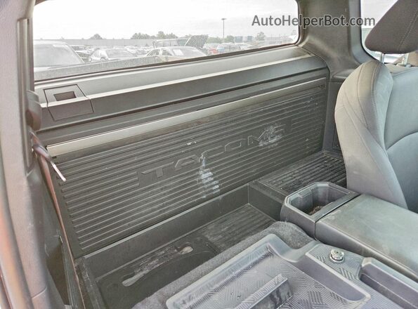 3TYJDAKN5RT004874 2024 TOYOTA TACOMA White უკანა სავარძლების ხედი